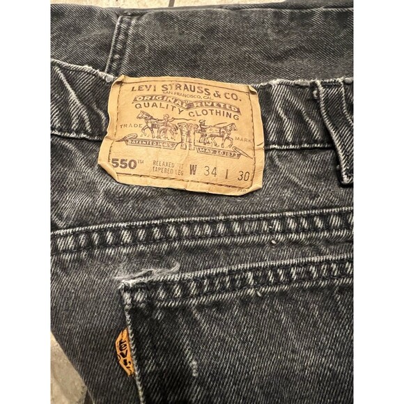 VTG Levis 550 Jeans Mens 34x30 Black Orange Tab Relaxed Fit Taper Leg Bat Wing - Picture 2 of 10